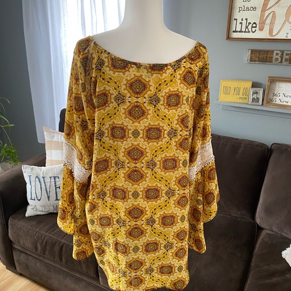 Bundle(2)Blouses - Picture 9 of 12